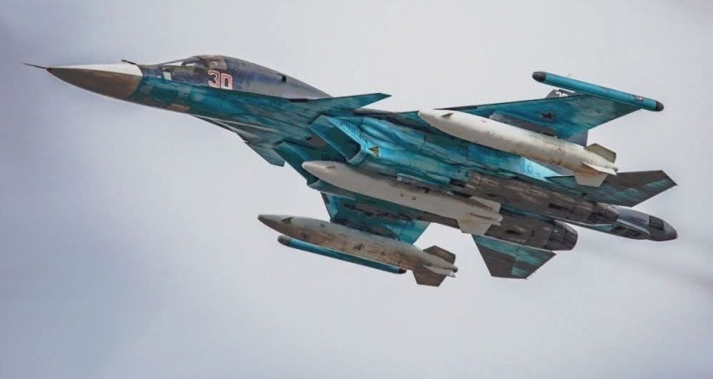 Из Москвы в Вашингтон- зарубежные эксперты назвали российский Су-34 первым в мире межконтинентальным истребителем. Фото: Интернет. Соцсети