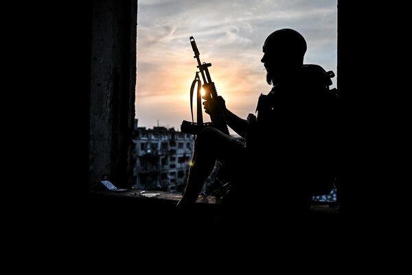 Военнослужащий бригады «Эспаньола» ВС РФ в зоне проведения СВО, 2024 год / Сергей Бобылев/РИА Новости   📷