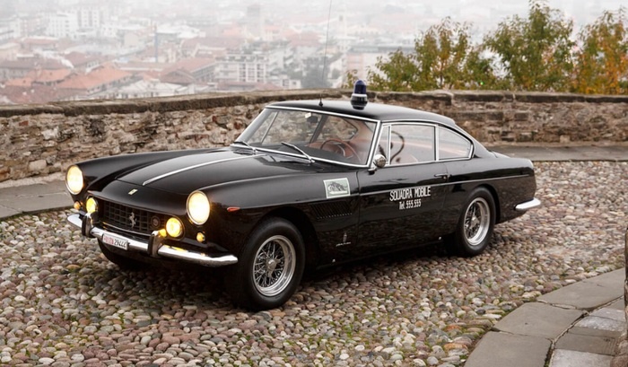 Мотор Ferrari 250 GTE развивал мощность 240 л. с. Фото: jwsoundgroup.net