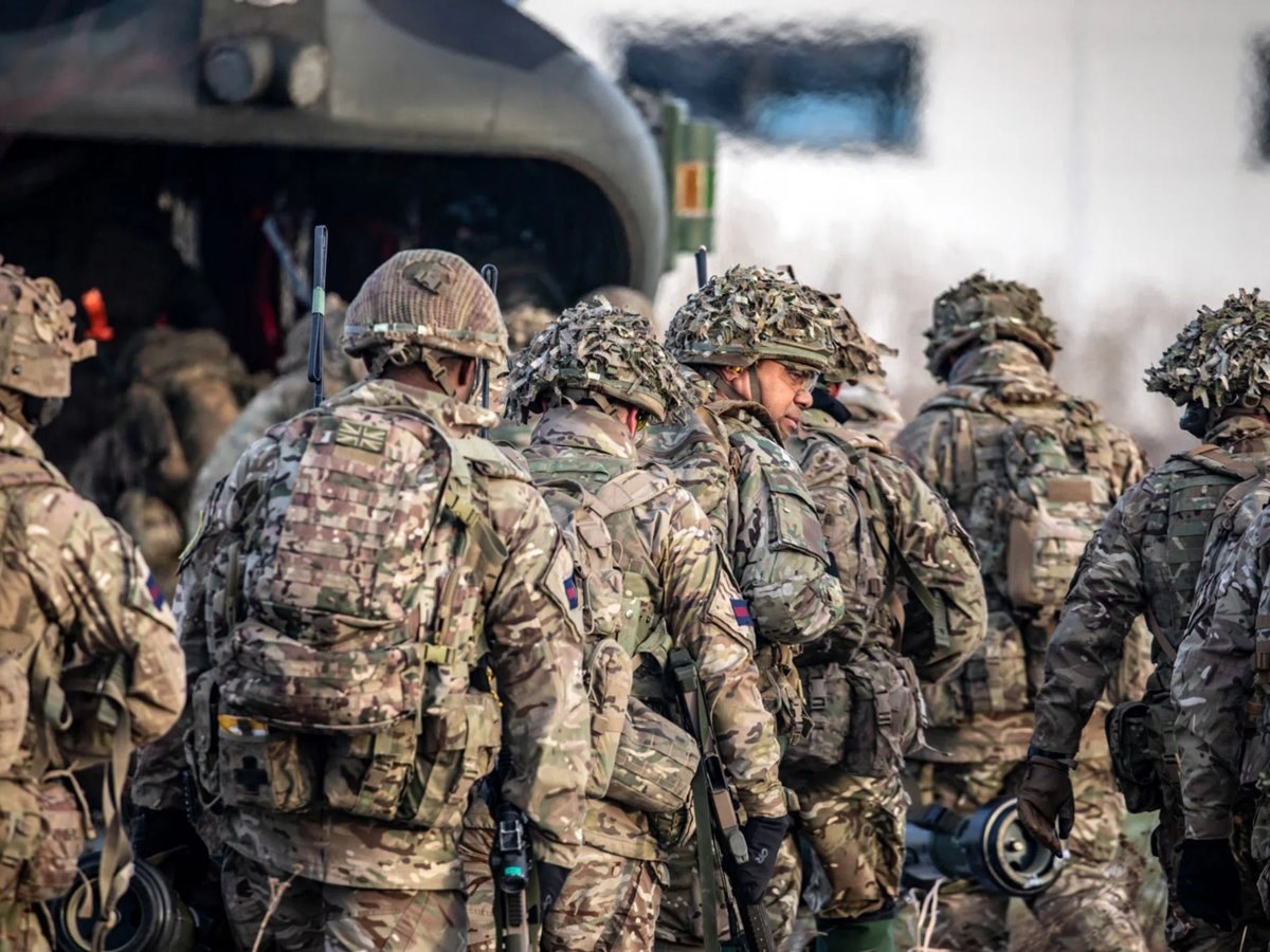     Боуз уверен, что главе армии Британии не стоит говорить про империализм по отношению к России