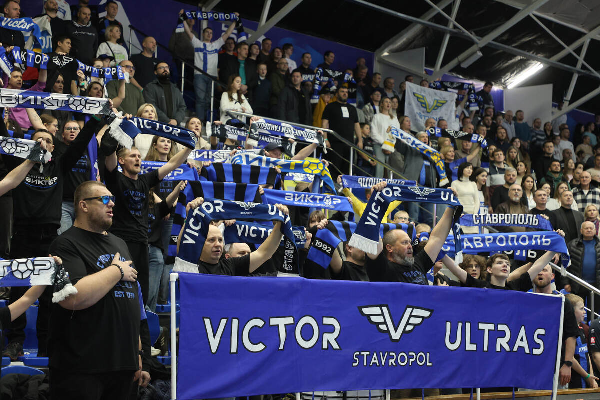    Фанаты "Виктора" создают крутую атмосферу даже на матче с аутсайдером