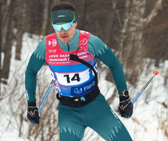 Абсолютный победитель на дистанции 50 км свободным стилем Андрей Мельниченко.