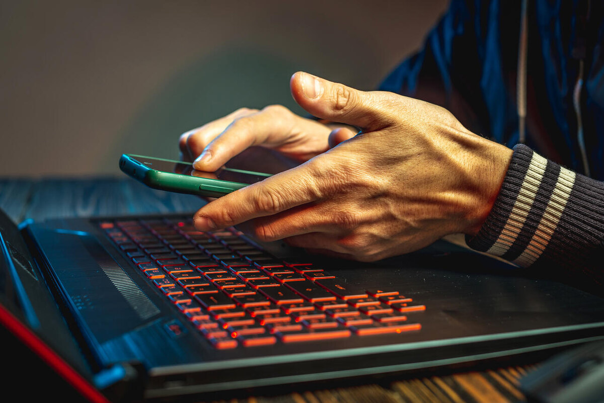    Мошенники 123RF/legion-media.ru