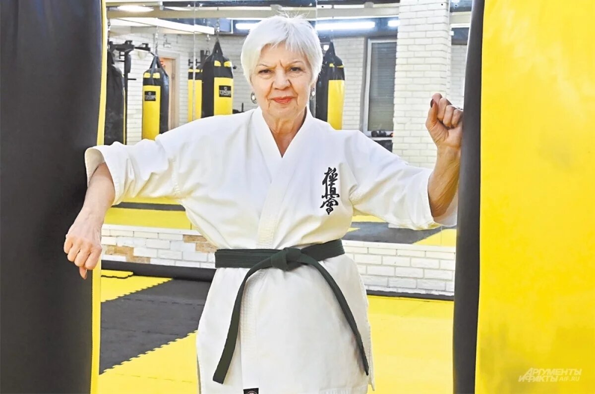    Мария Смычагина занимается карате уже 4 года. И всем советует.