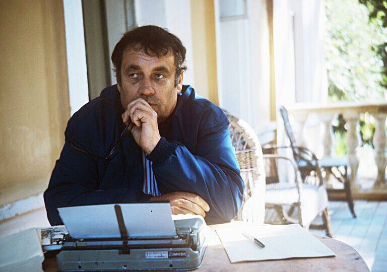 Эльдар Резанов: "Жизнь идет, сменяя цикл за циклом"