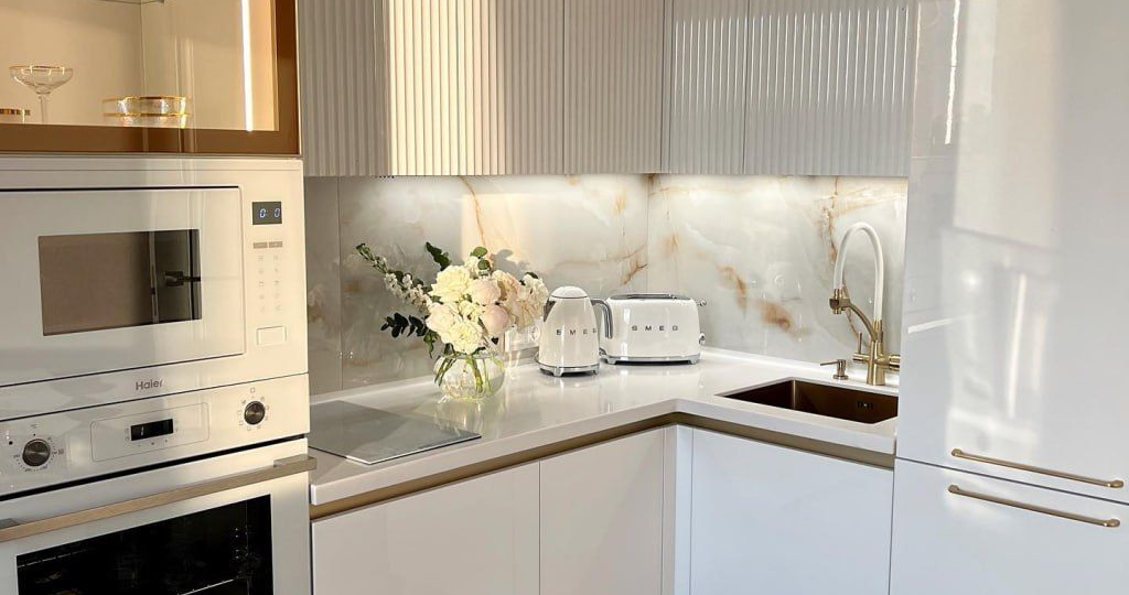 Дизайн кухни 9 м² в 2026: 100 фото и советы