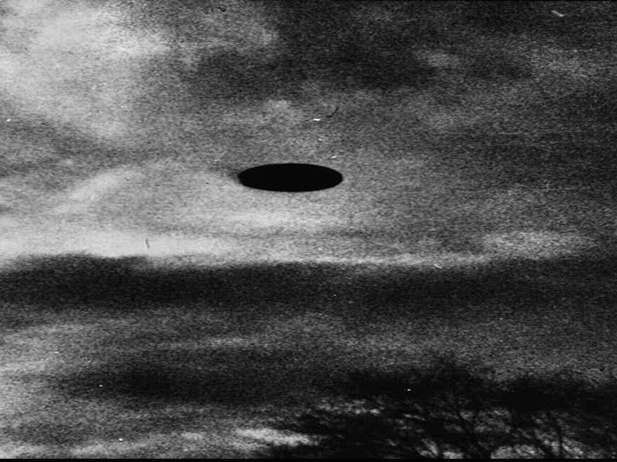    Неопознанный летающий объект в небе над Салемом, Орегон | © AP Photo