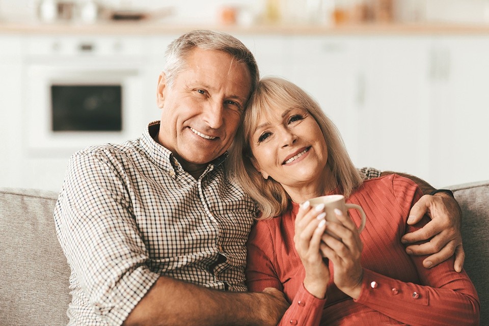    Как показало исследование, совместное проживание с любимым человеком дает настоящую прокачку чувству удовлетворенности жизнью и счастью. Фото: Prostock-studio/Shutterstock/Fotodom