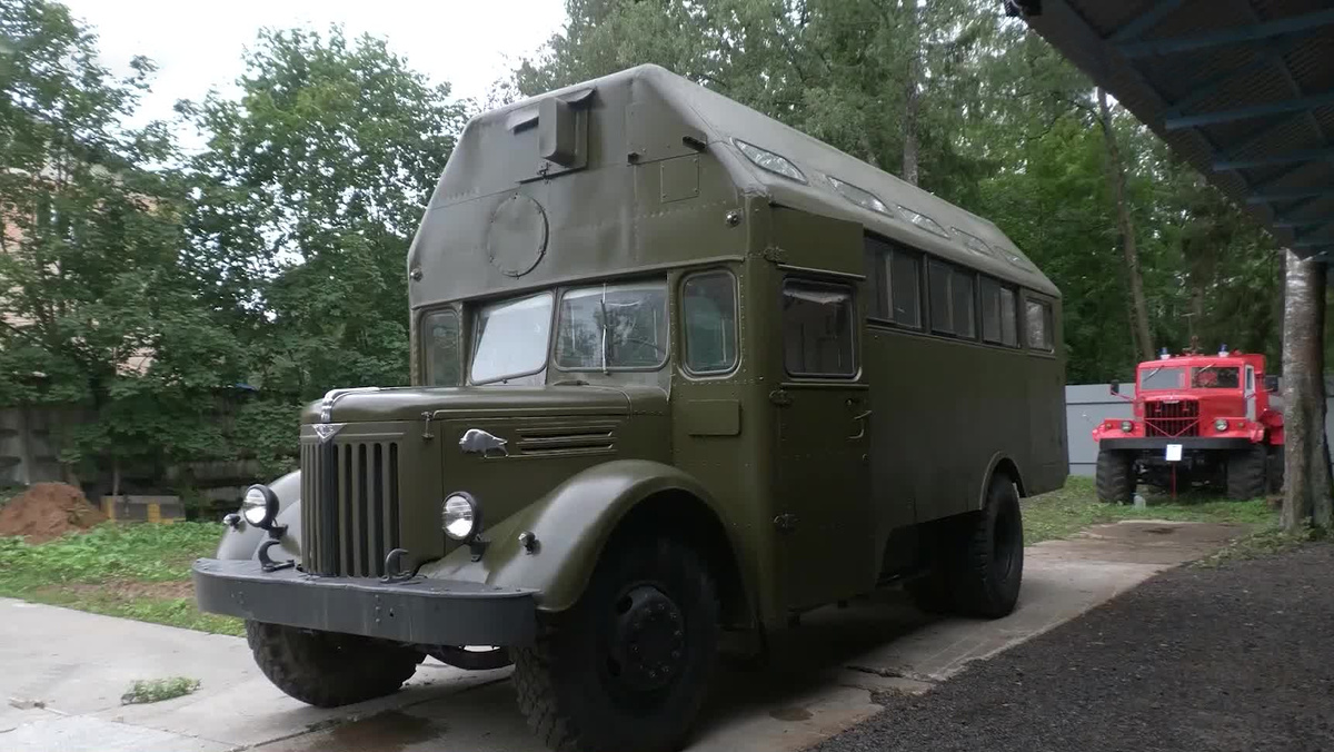    Ретро-грузовик МАЗ-200