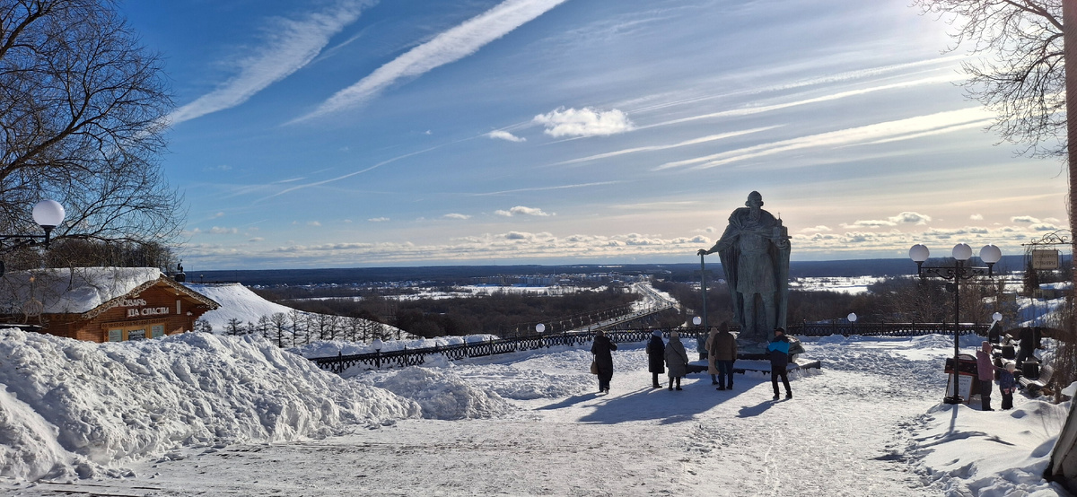 Памятник Долгорукому и Владимирские дали