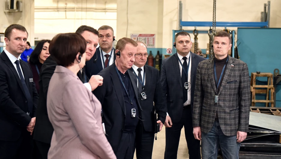 Глава Барнаула Вячеслав Франк посетил крупное городское предприятие «Тонар плюс».
Фото предоставлено пресс-службой Администрации Барнаула.