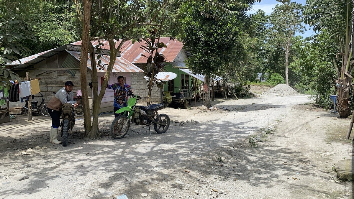 На этих мотоциклах добрались до начала тропы