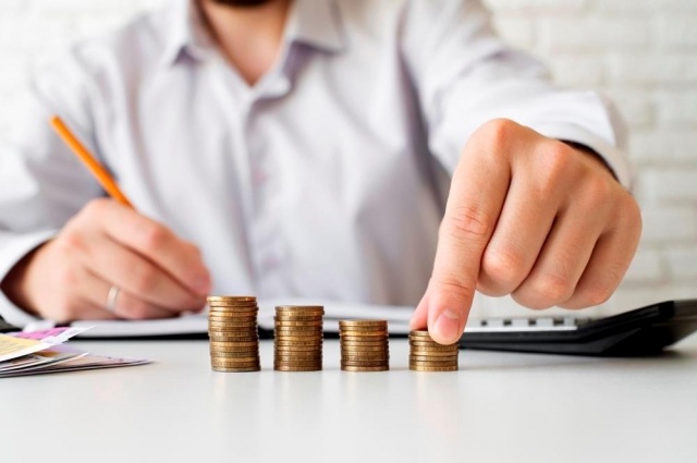    Если не подать декларацию вовремя, придётся платить штраф. Фото: freepik.com/ @ freepik