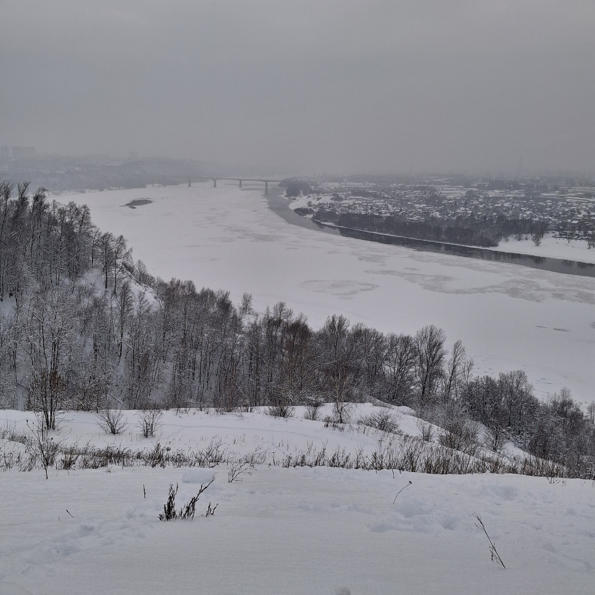 В парке "Швейцария" в Нижнем Новгороде. Вид на Оку. Фото автора. 