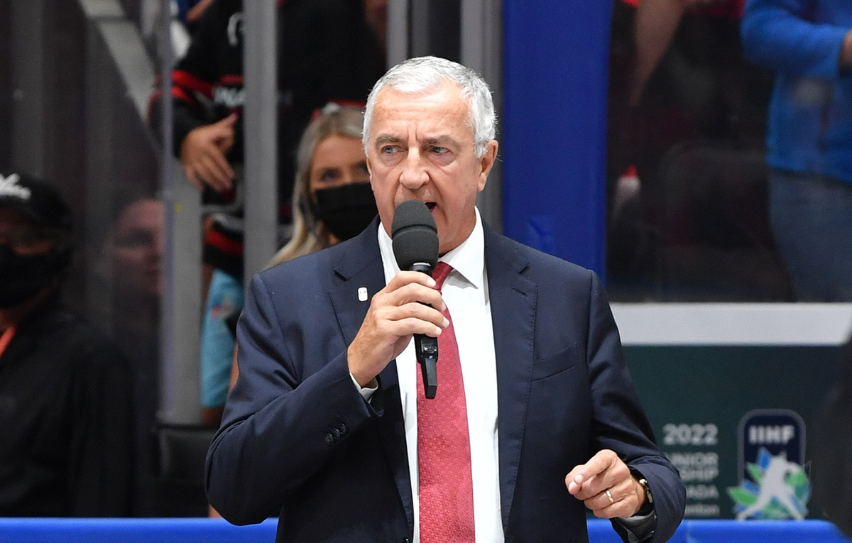    Президент IIHF Люк Тардиф  Andy Devlin/Getty Images