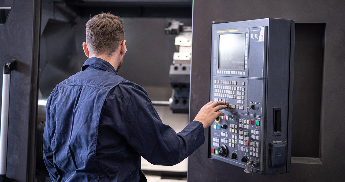 Когда программа пишется вручную, вся ответственность — на внимательности человека.