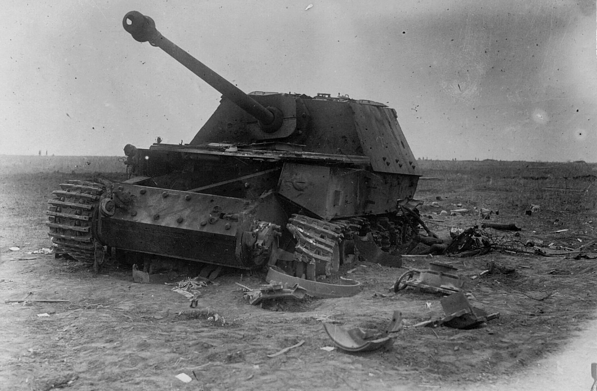 Удачный выстрел гаубицы Б-4