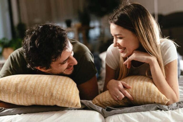    Иллюстрация к материалу: Психолог: совместный сон укрепляет пару, если оба этого хотят