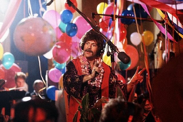 
 
 Типа Джон Леннон