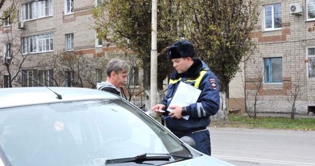 Как правильно отвечать инспектору ГАИ: если пассажиры сзади оказались не пристёгнуты – грамотная инструкция для водителя