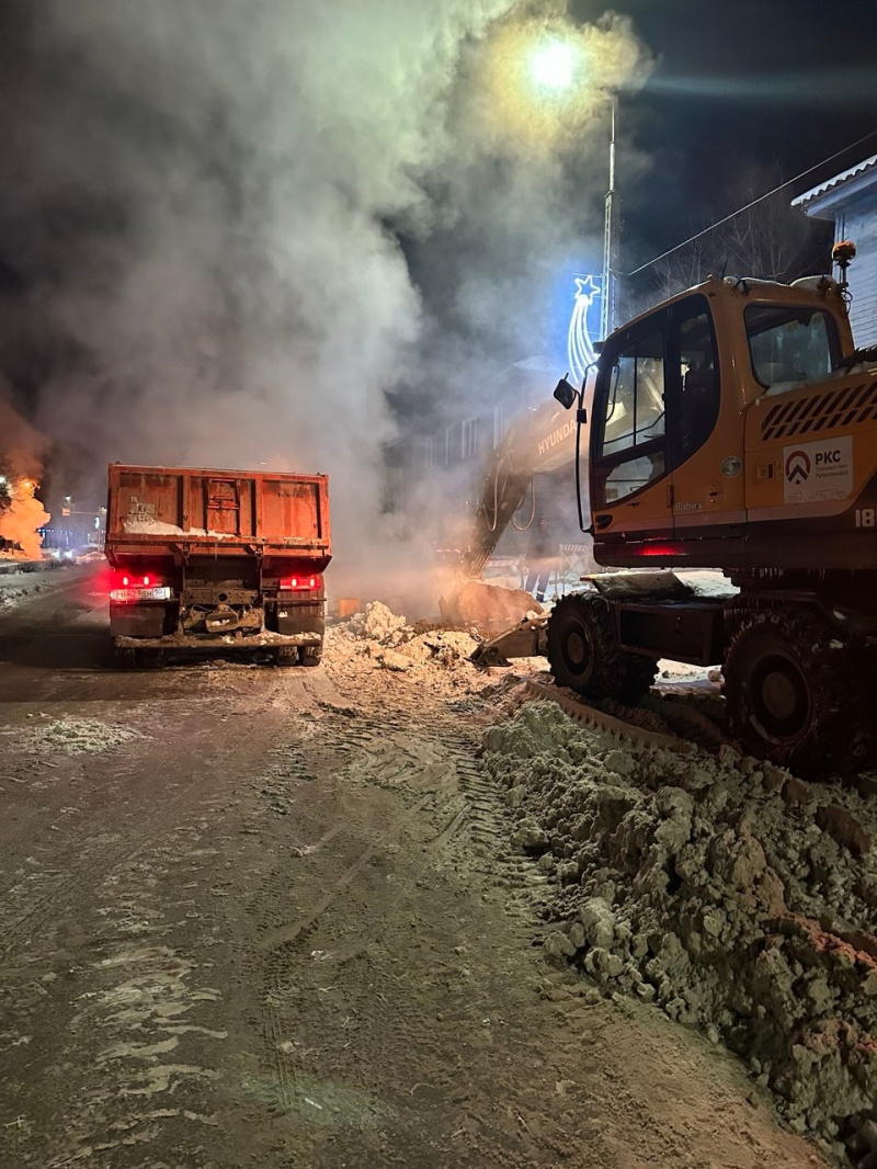    Коммунальщики прокомментировали отключение тепла и воды в сотнях домов в ПетрозаводскеРКС - Петрозаводск / ВК