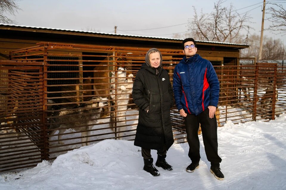 Елена и Михаил в приюте "Того". Фото: Дарья Максимова / chel.kp.ru,