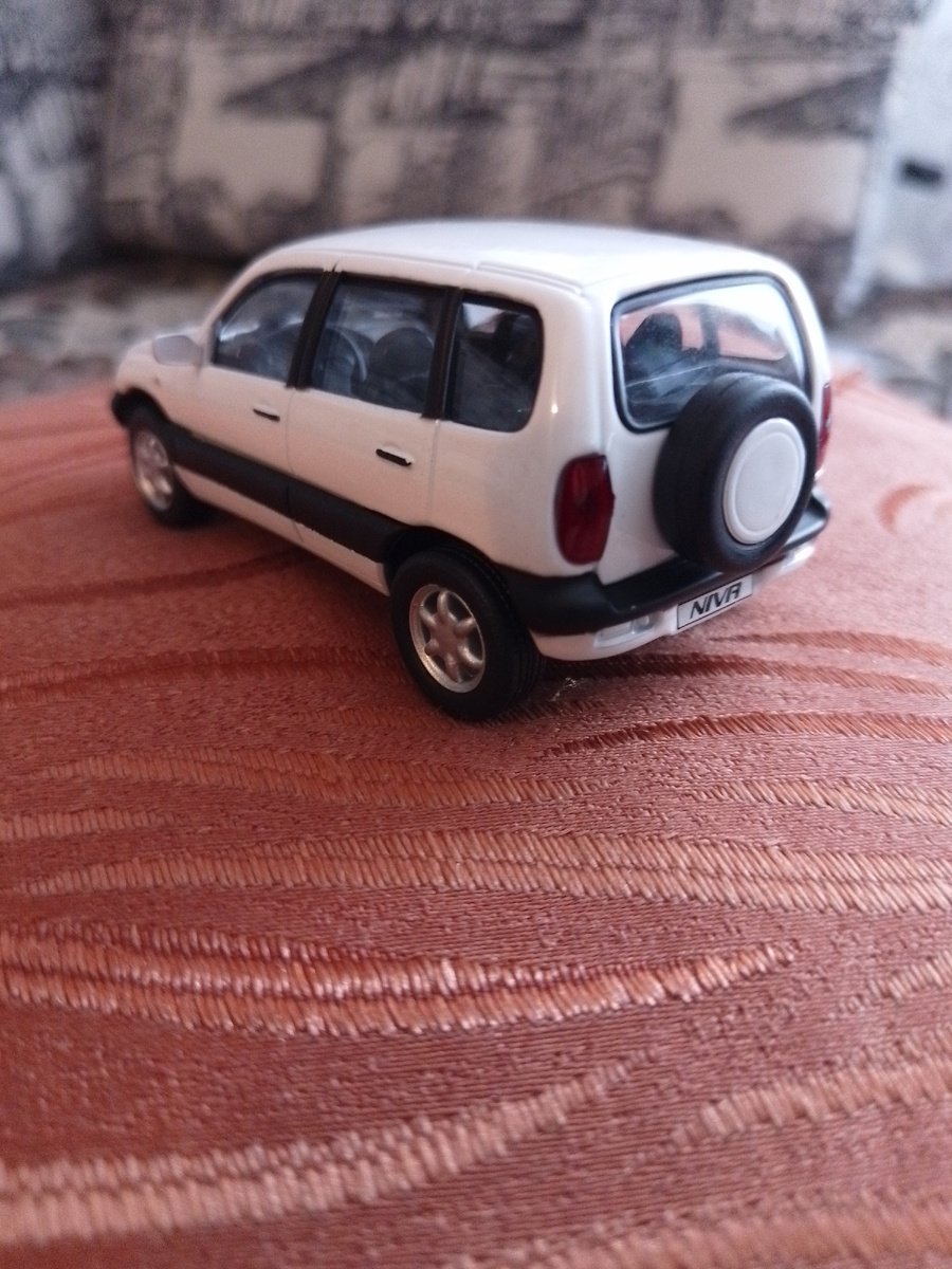 Вид модели сзади.