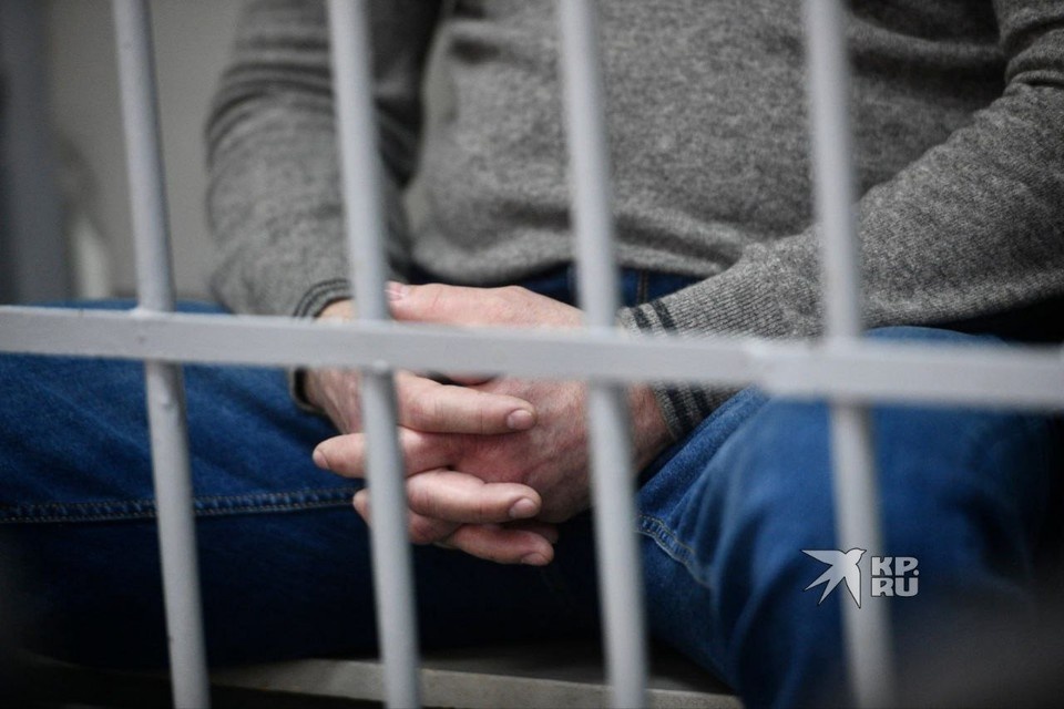    Экс-замминистру ЖКХ и его знакомому запросили сроки за взяточничество Ольга ЮШКОВА