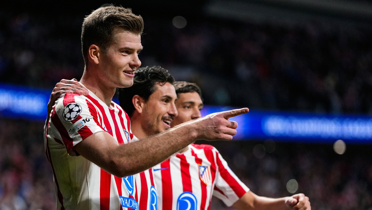 Александер Сёрлот, автор хет-трика