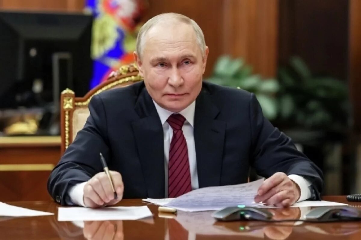    Путин обсудил с Гергиевым развитие Большого и Мариинского театров