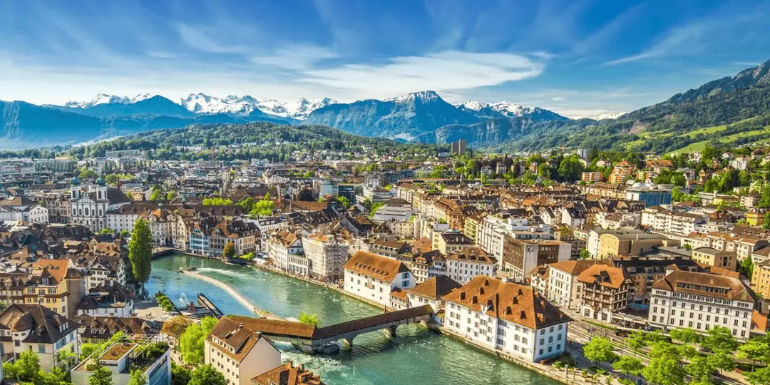 Чем и как платить в Швейцарии в 2026: от наличных франков до цифровых решений