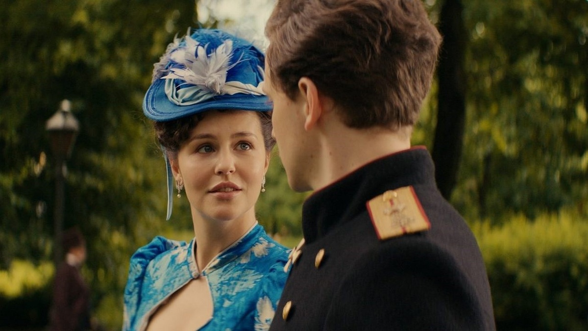 Отношения аристократа Петра Огарева и «декольтированной секретарши» Татьяны закончились, как только раскрылся заговор.