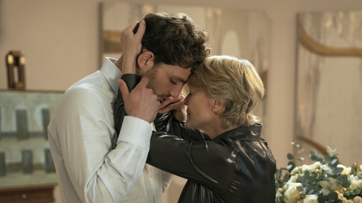 Кадр из сериала «Девушка моего сына»