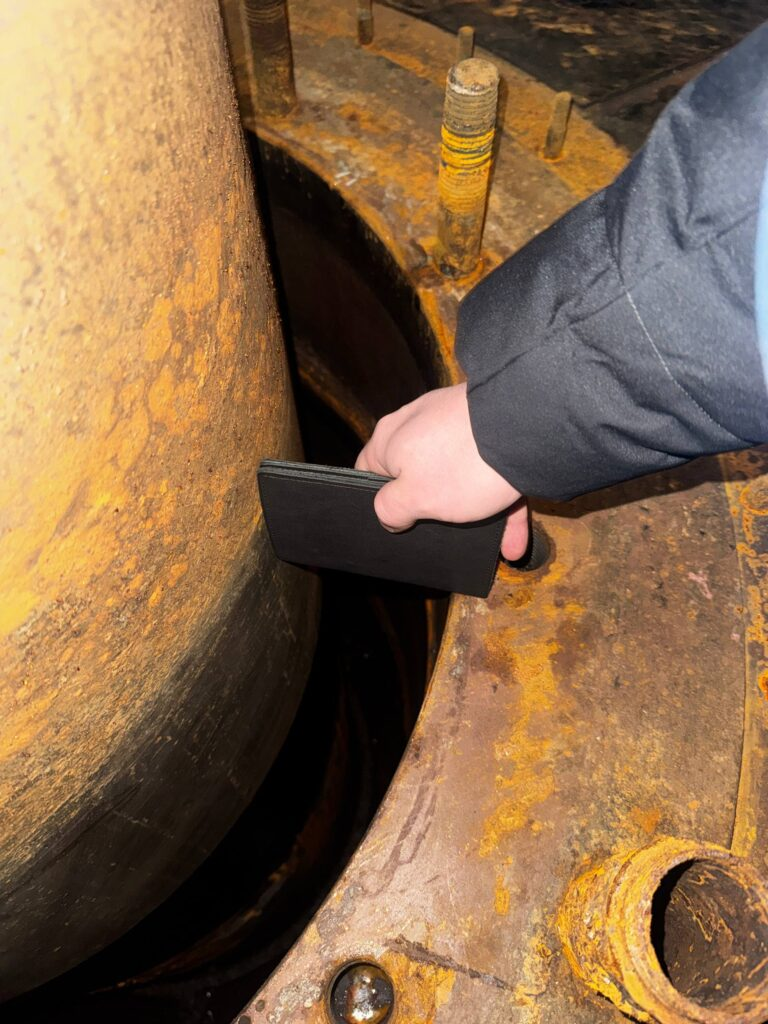 Зазор между валом и корпусом