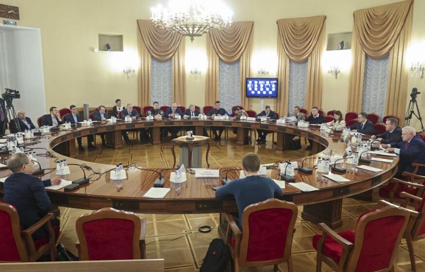    На круглом столе в Госдуме предложили закрепить «целомудрие» в законодательстве России