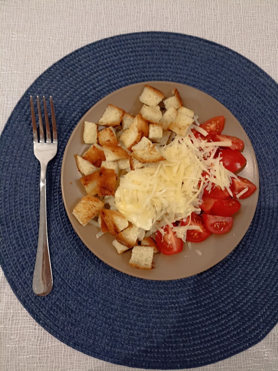   салат Цезарь - быстрые зимние рецепты для занятой горожанки, однако он не менее вкусный чем летний, фото автора