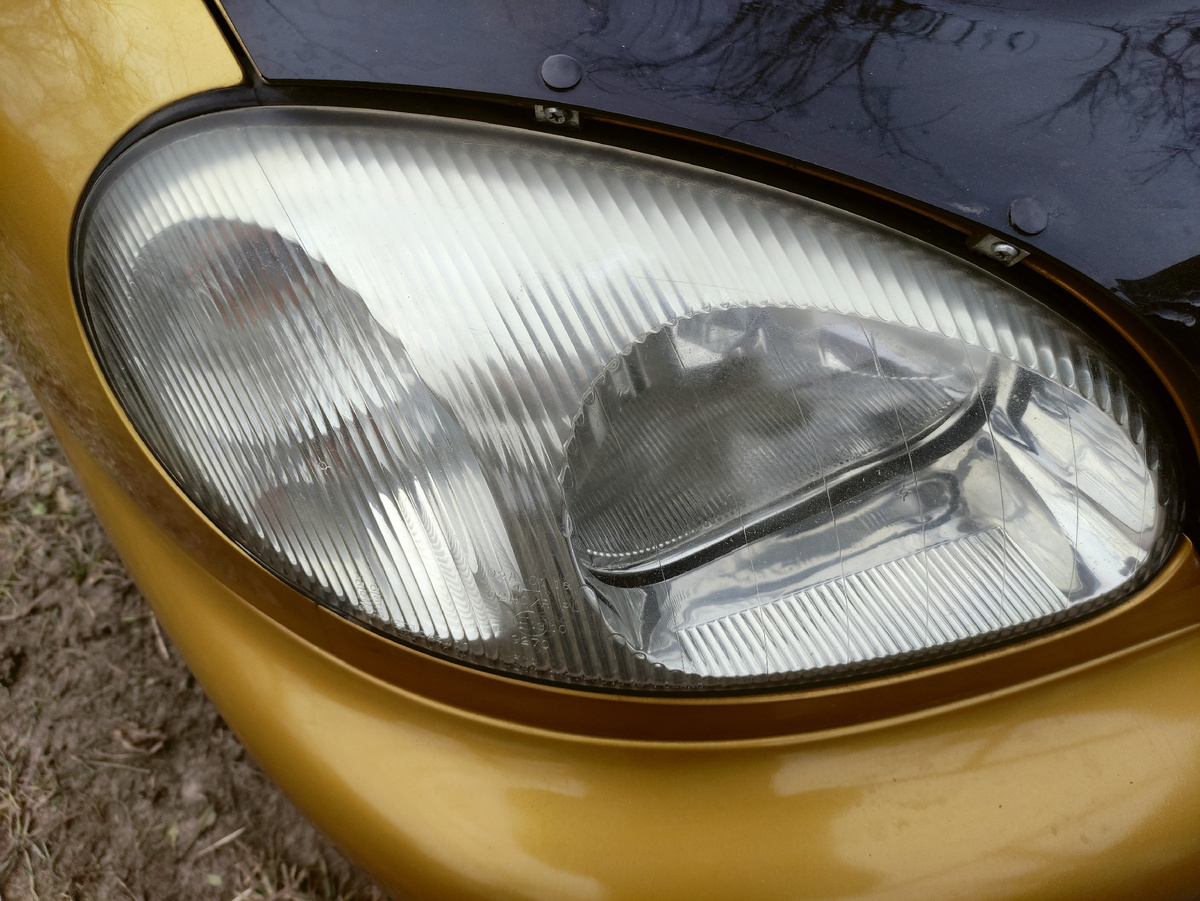 Фары ДО полировки 