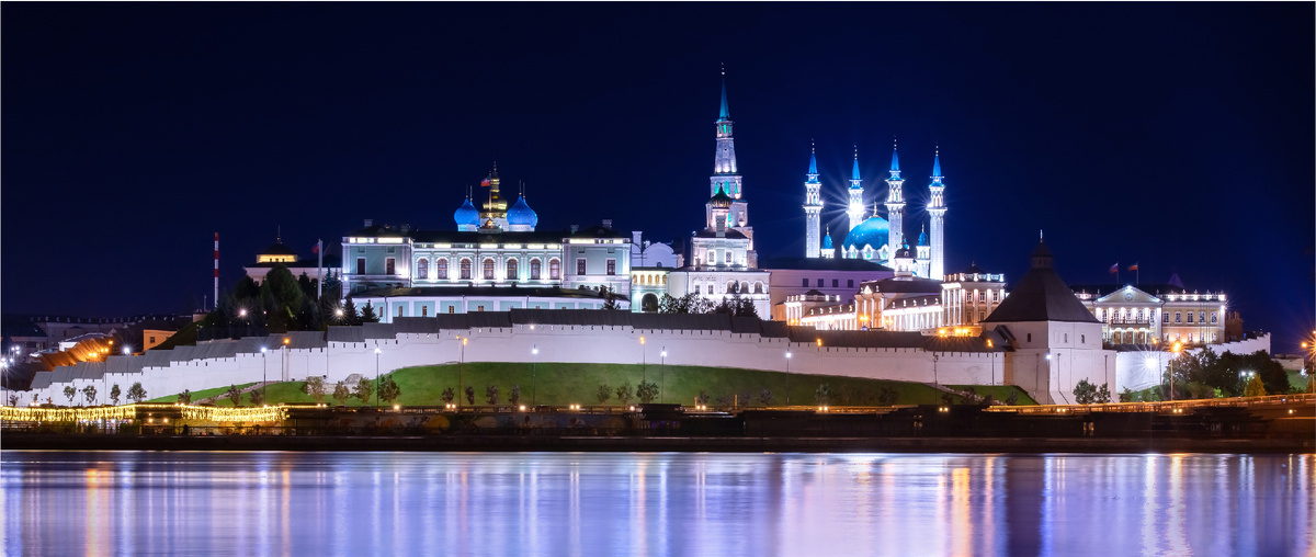 Ночная панорама Казанского кремля, Республика Татарстан, Россия. Источник: Shutterstock