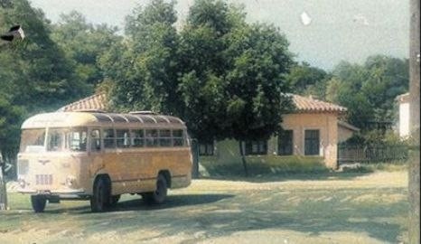 Автобус на маршруте. Фото в свободном доступе в интернете.