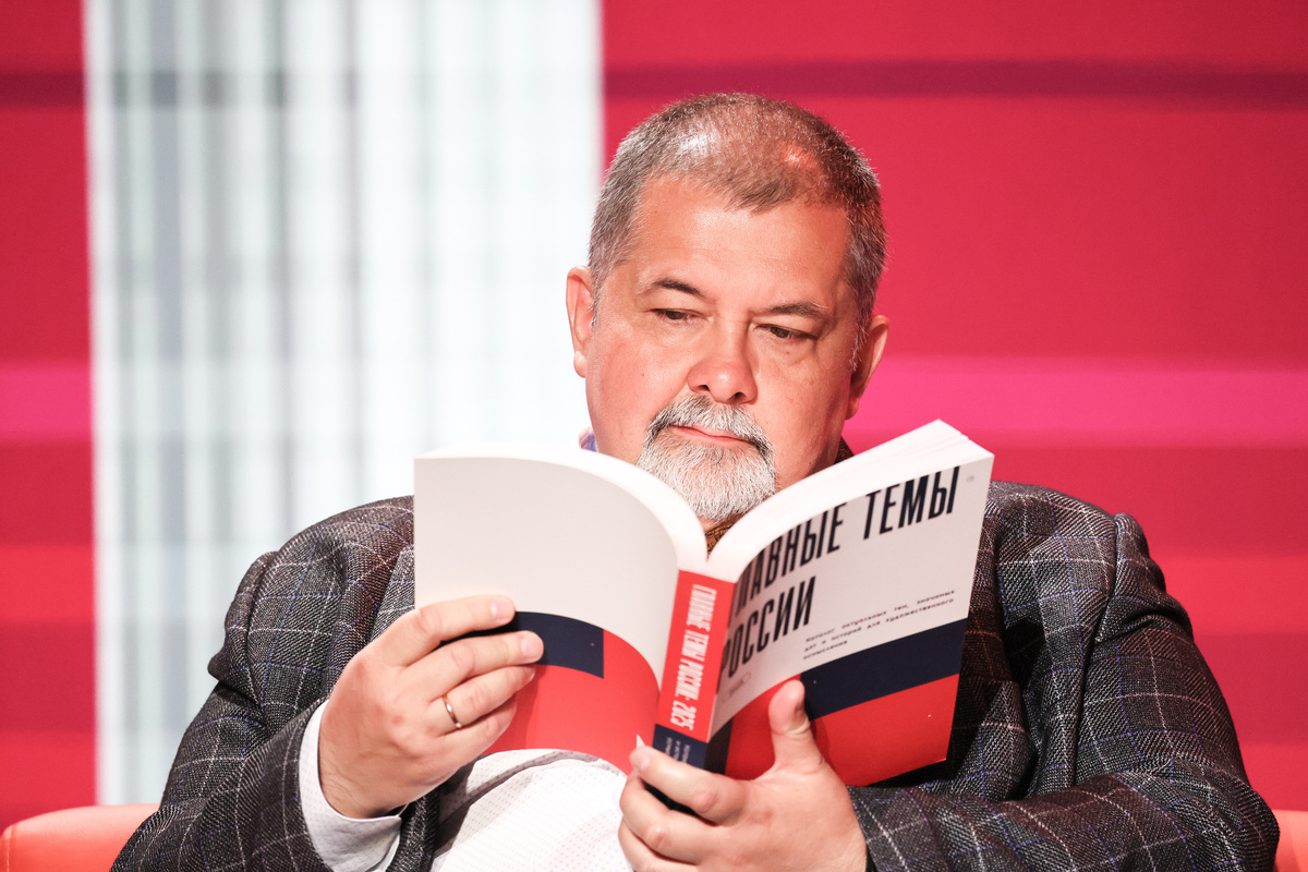     Сергей Лукьяненко / Legion-Media / Сергей Савостьянов/ТАСС