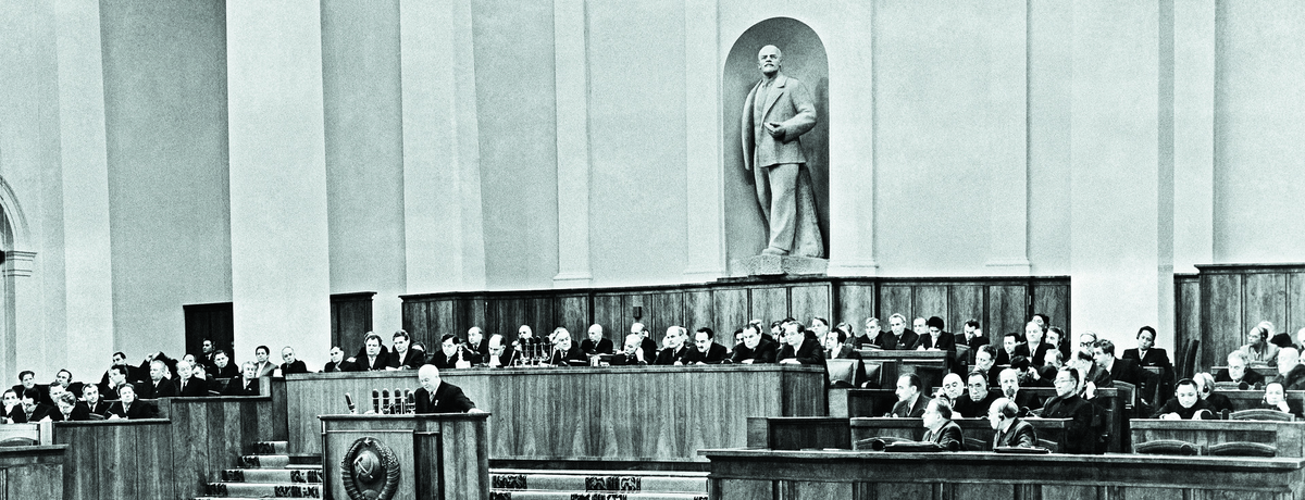 Первый секретарь ЦК КПСС Н.С. Хрущев выступает на ХХ съезде Коммунистической партии Советского Союза (Фото: ВАСИЛИЙ ЕГОРОВ /  ТАСС)