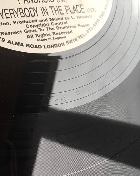 Здесь и далее, фото с сайта discogs.com