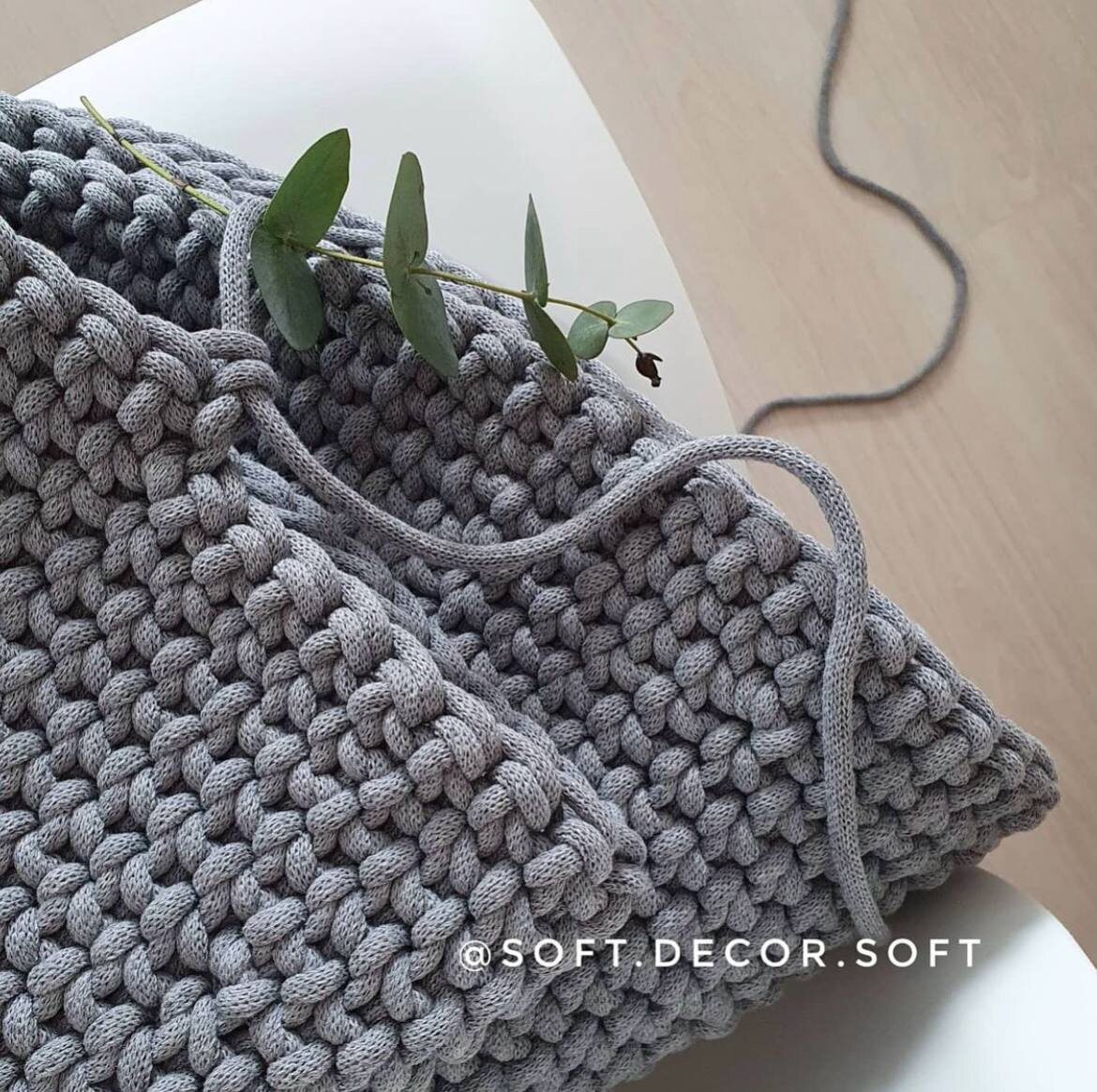 В процессе создания ковер Helix из шнура. Готовый ковер на фото ниже.