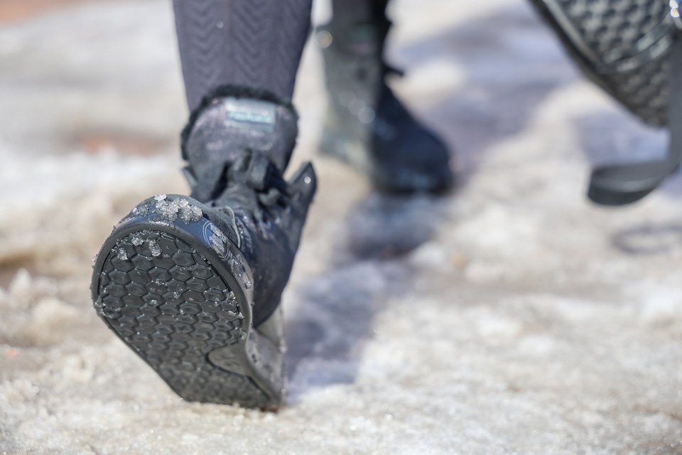    Более 30 человек получили травмы из-за гололеда в Новосибирске. ЛЕНЦ Мария | Архив КП