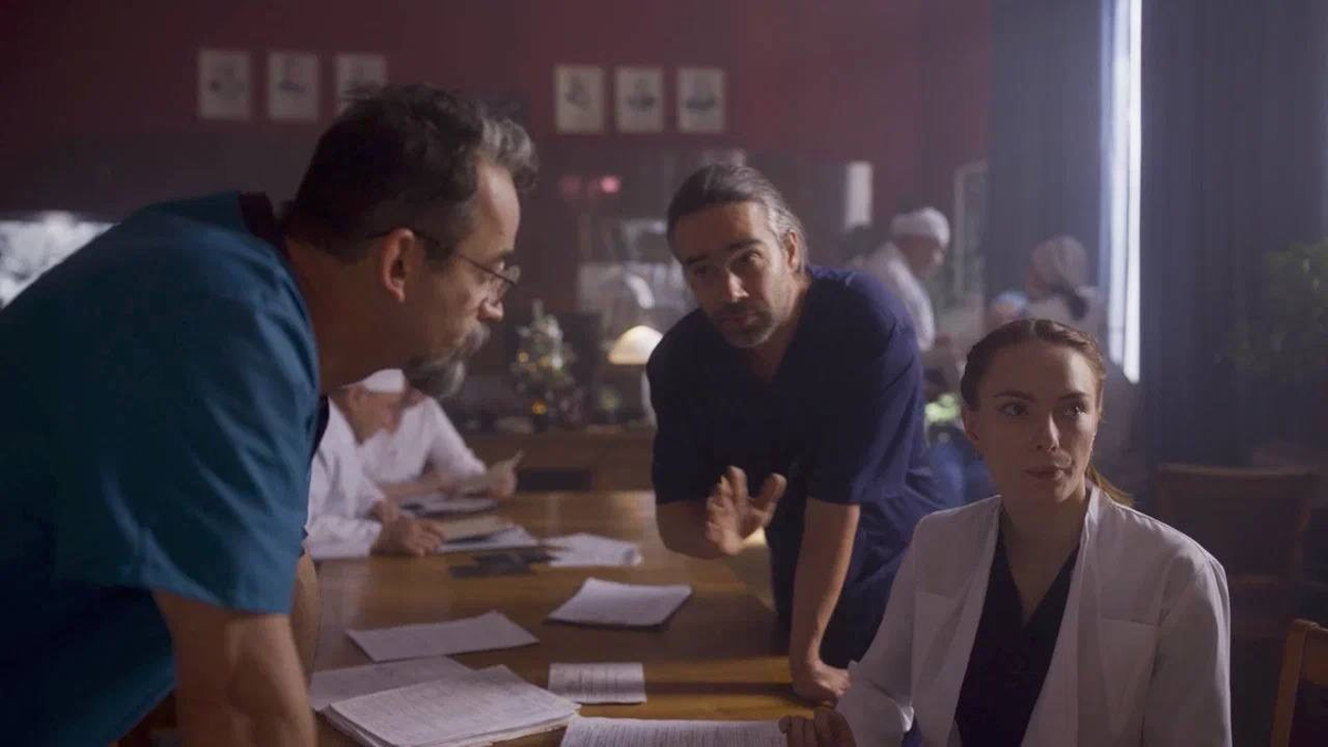 Кадр из сериала «Полная совместимость» 