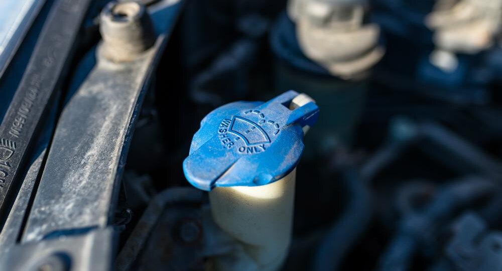 Омывайка: чем опасна водопроводная вода зимой и летом? Советы по выбору качественной жидкости