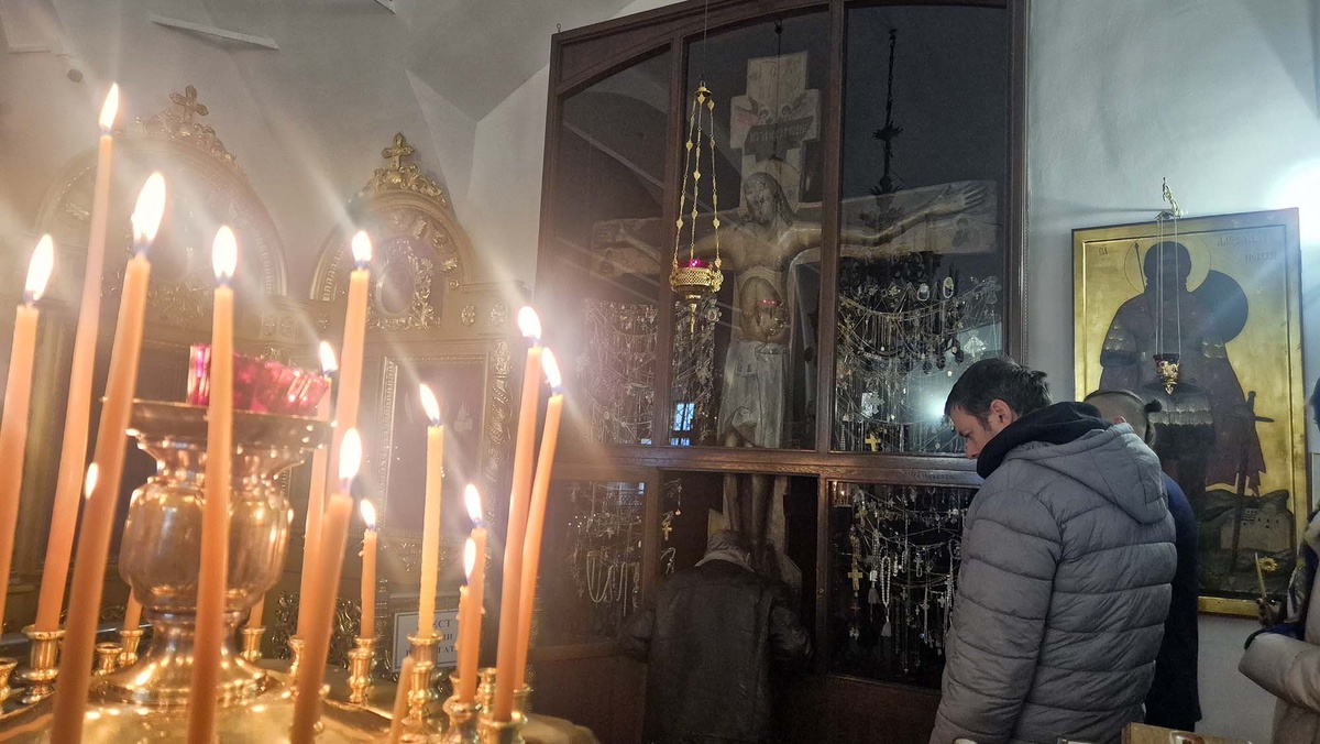 Годеновский Крест считается величайшей святыней православной России и предметом поклонения для верующих со всей страны. Считается, что он помогает исцелиться от болезней