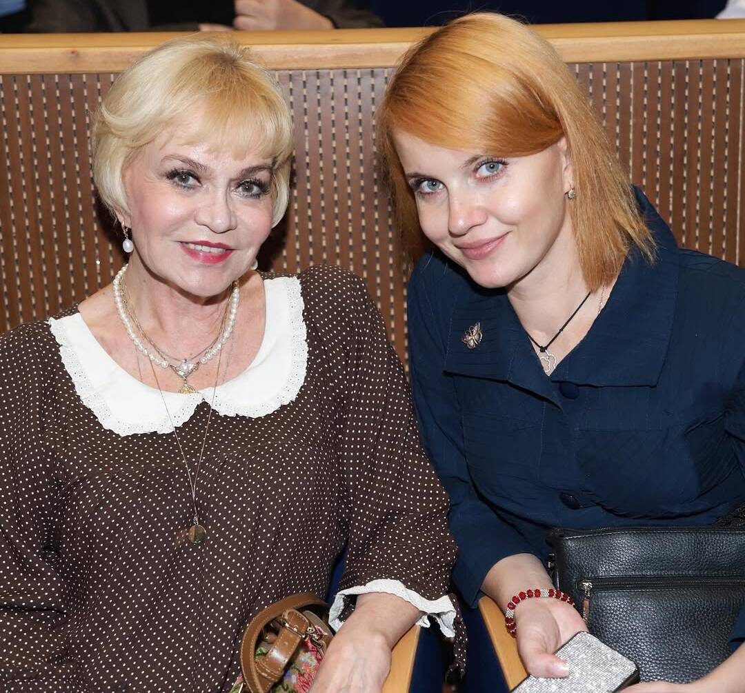    Ирина Шевчук и ее дочь АлександраСоцсети Александры Афанасьевой-Шевчук