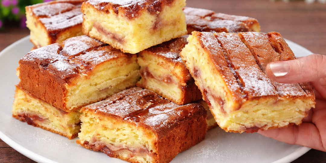 Нежный Пирог с Джемом за 5 Минут - Тающий Бисквит без Заморочек!