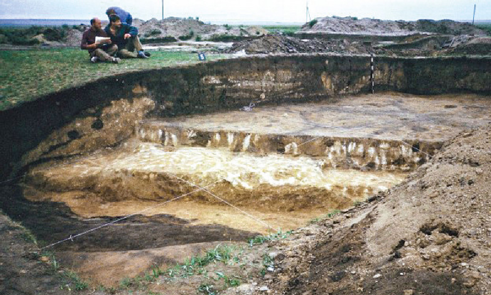 Раскопки Большекараганского могильника.